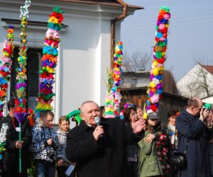 Prezentacja palm na Mszy Świetęj