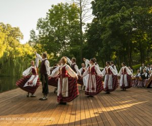 Podlaska Oktawa Kultur 2013 - występ ZPiT Uniwersytetu Wileńskiego w Muzeum Rolnictwa - fotorelacja Podlaska Oktawa Kultur 2013 - występ ZPiT Uniwersytetu Wileńskiego w Muzeum Rolnictwa - fotorelacja
