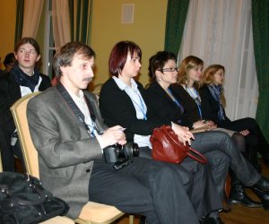 V Sympozjum z cyklu "Warto zapytać o kulturę" V Sympozjum z cyklu "Warto zapytać o kulturę"