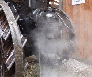 LANZ ACKER-BULLDOG HP 12 KNICKLENKER JUŻ W MUZEUM LANZ ACKER-BULLDOG HP 12 KNICKLENKER JUŻ W MUZEUM