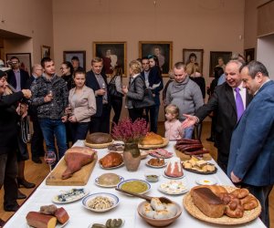 WYSTAWA CZASOWA POD TYTUŁEM "TWÓRCZOŚĆ PLASTYCZNA WOJCIECHA BOGUCKIEGO Z CIECHANOWCA" WYSTAWA CZASOWA POD TYTUŁEM "TWÓRCZOŚĆ PLASTYCZNA WOJCIECHA BOGUCKIEGO Z CIECHANOWCA"