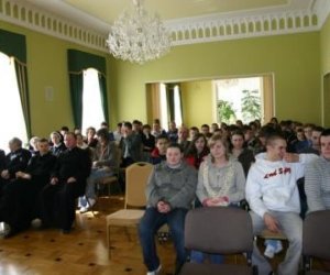 „Chwała Jezusowi, Marii i Wszystkim Świętym”