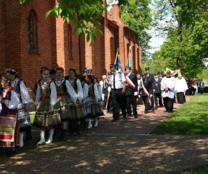 ZIELONE ŚWIĄTKI POD WIATRAKIEM ZIELONE ŚWIĄTKI POD WIATRAKIEM