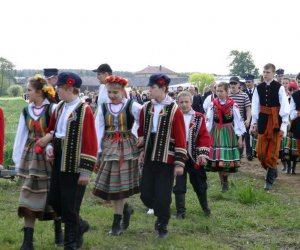ZIELONE ŚWIĄTKI POD WIATRAKIEM ZIELONE ŚWIĄTKI POD WIATRAKIEM