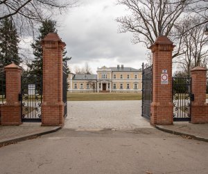 „Restauracja obiektów zespołu pałacowo-parkowego wraz z konserwacją muzealiów Muzeum Rolnictwa im. Ks. Krzysztofa Kluka w Ciechanowcu” „Restauracja obiektów zespołu pałacowo-parkowego wraz z konserwacją muzealiów Muzeum Rolnictwa im. Ks. Krzysztofa Kluka w Ciechanowcu”