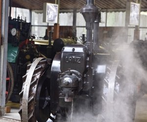 LANZ ACKER-BULLDOG HP 12 KNICKLENKER JUŻ W MUZEUM LANZ ACKER-BULLDOG HP 12 KNICKLENKER JUŻ W MUZEUM