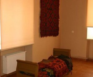 Wełniane tkaniny dwuosnowowe