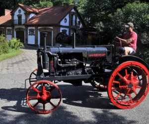 Jedyny w Polsce ciągnik UNIWERSAL do obejrzenia w naszym Muzeum. Jedyny w Polsce ciągnik UNIWERSAL do obejrzenia w naszym Muzeum.
