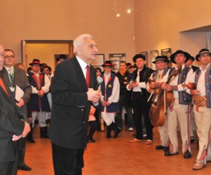 Fotorelacja z otwarcia wystawy czasowej "Karty Bożonarodzeniowe z kolekcji Jana Tropiło" Fotorelacja z otwarcia wystawy czasowej "Karty Bożonarodzeniowe z kolekcji Jana Tropiło"