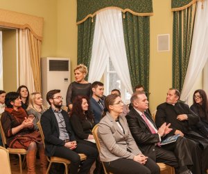 PLENERY UCZNIÓW OGÓLNOKSZTAŁCĄCEJ SZKOŁY SZTUK PIĘKNYCH W CIECHANOWCU PLENERY UCZNIÓW OGÓLNOKSZTAŁCĄCEJ SZKOŁY SZTUK PIĘKNYCH W CIECHANOWCU