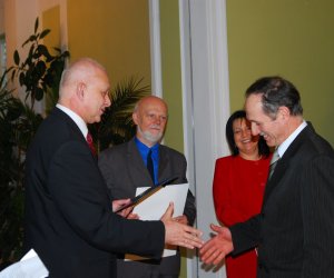 IV Konkurs na Najlepiej Zachowany Zabytek Wiejskiego Budownictwa Drewnianego w województwie podlaskim IV Konkurs na Najlepiej Zachowany Zabytek Wiejskiego Budownictwa Drewnianego w województwie podlaskim