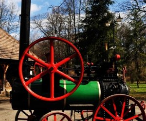 Najstarsza lokomobila parowa w Muzeum Rolnictwa im. ks. Krzysztofa Kluka w Ciechanowcu Najstarsza lokomobila parowa w Muzeum Rolnictwa im. ks. Krzysztofa Kluka w Ciechanowcu