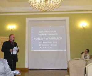 "Rośliny w farmacji" XXII Sympozjum Historii Farmacji w Muzeum Rolnictwa im. ks. K. Kluka w Ciechanowcu "Rośliny w farmacji" XXII Sympozjum Historii Farmacji w Muzeum Rolnictwa im. ks. K. Kluka w Ciechanowcu