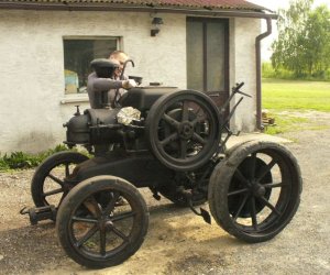 ciągnik LANZ HL 12 z 1925 r ciągnik LANZ HL 12 z 1925 r