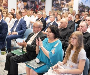 Dyrektor Dorota Łapiak odznaczona tytułem "Honorowy Obywatel Ciechanowca" Dyrektor Dorota Łapiak odznaczona tytułem "Honorowy Obywatel Ciechanowca"