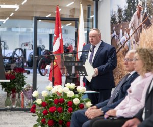 Dyrektor Dorota Łapiak odznaczona tytułem "Honorowy Obywatel Ciechanowca" Dyrektor Dorota Łapiak odznaczona tytułem "Honorowy Obywatel Ciechanowca"