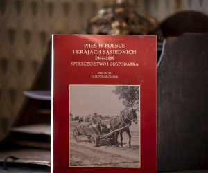 Z MUZEALNEJ BIBLIOTECZKI – najnowsze wydawnictwa Muzeum Rolnictwa w Ciechanowcu. Z MUZEALNEJ BIBLIOTECZKI – najnowsze wydawnictwa Muzeum Rolnictwa w Ciechanowcu.