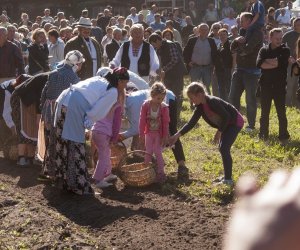 JESIEŃ W POLU I ZAGRODZIE w ramach Europejskich Dni Dziedzictwa 18 września 2016 r. JESIEŃ W POLU I ZAGRODZIE w ramach Europejskich Dni Dziedzictwa 18 września 2016 r.