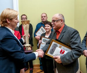 Podsumowanie Konkursu na Najlepiej Zachowany Zabytek Wiejskiego Budownictwa Drewnianego w Województwie Podlaskim w 2015 r. Podsumowanie Konkursu na Najlepiej Zachowany Zabytek Wiejskiego Budownictwa Drewnianego w Województwie Podlaskim w 2015 r.