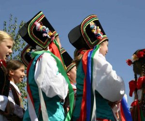 ZIELONE ŚWIĄTKI POD WIATRAKIEM ZIELONE ŚWIĄTKI POD WIATRAKIEM