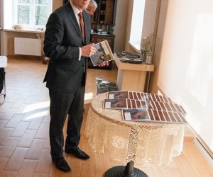 Naczynia z Bolesławca po raz pierwszy z Cepelią na Podlasiu