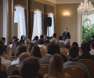 "LUMEN-ART czyli malowanie światłem" - fotorelacja z wernisażu "LUMEN-ART czyli malowanie światłem" - fotorelacja z wernisażu