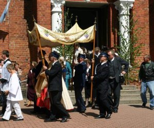 ZIELONE ŚWIĄTKI POD WIATRAKIEM ZIELONE ŚWIĄTKI POD WIATRAKIEM
