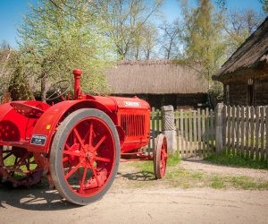 NIECOdziennik Muzealny- McCormick-Deering 10-20 na stalowych kołach NIECOdziennik Muzealny- McCormick-Deering 10-20 na stalowych kołach