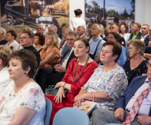 Dyrektor Dorota Łapiak odznaczona tytułem "Honorowy Obywatel Ciechanowca" Dyrektor Dorota Łapiak odznaczona tytułem "Honorowy Obywatel Ciechanowca"