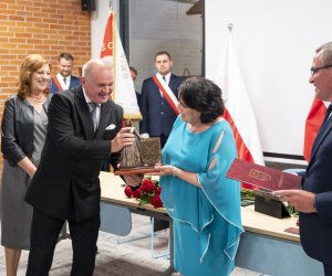 Dyrektor Dorota Łapiak odznaczona tytułem "Honorowy Obywatel Ciechanowca" Dyrektor Dorota Łapiak odznaczona tytułem "Honorowy Obywatel Ciechanowca"