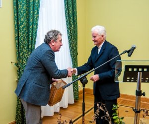 WSZYSTKO MA SWÓJ CZAS. ZEGARY KS. JANA GROCHOWSKIEGO WSZYSTKO MA SWÓJ CZAS. ZEGARY KS. JANA GROCHOWSKIEGO