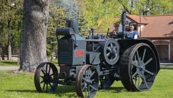 NIECodziennik Muzealny - Ciągnik Oil-Pull X 25-40 – ciągnik na naftę z wodą!