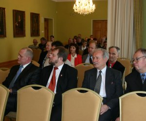 OKLEJANKI ŁOWICKIE I KURPIOWSKIE OKLEJANKI ŁOWICKIE I KURPIOWSKIE