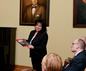 "Zagłada dworów w województwie białostockim po roku 1939" "Zagłada dworów w województwie białostockim po roku 1939"