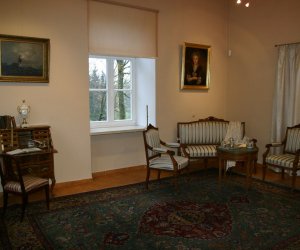 „W DWORKU SZLACHECKIM OK. 1800 ROKU” „W DWORKU SZLACHECKIM OK. 1800 ROKU”