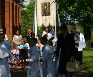 ZIELONE ŚWIĄTKI POD WIATRAKIEM ZIELONE ŚWIĄTKI POD WIATRAKIEM