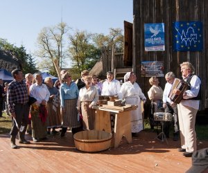JESIEŃ W POLU I ZAGRODZIE w ramach Europejskich Dni Dziedzictwa 18 września 2016 r. JESIEŃ W POLU I ZAGRODZIE w ramach Europejskich Dni Dziedzictwa 18 września 2016 r.