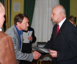 IV Konkurs na Najlepiej Zachowany Zabytek Wiejskiego Budownictwa Drewnianego w województwie podlaskim IV Konkurs na Najlepiej Zachowany Zabytek Wiejskiego Budownictwa Drewnianego w województwie podlaskim