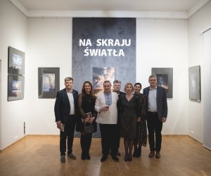 "Na skraju światła" - fotorelacja z wernisażu