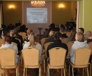 WYSTAWA CZASOWA PT. RODZINY KRESOWE I ICH SPUŚCIZNA WYSTAWA CZASOWA PT. RODZINY KRESOWE I ICH SPUŚCIZNA