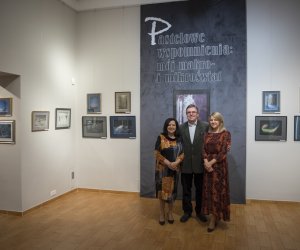 Fotorelacja z wernisażu "Pastelowe wspomnienia: mój makro- i mikroświat" Fotorelacja z wernisażu "Pastelowe wspomnienia: mój makro- i mikroświat"
