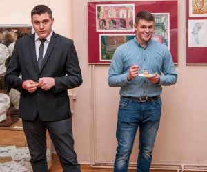 PLENERY UCZNIÓW OGÓLNOKSZTAŁCĄCEJ SZKOŁY SZTUK PIĘKNYCH W CIECHANOWCU PLENERY UCZNIÓW OGÓLNOKSZTAŁCĄCEJ SZKOŁY SZTUK PIĘKNYCH W CIECHANOWCU