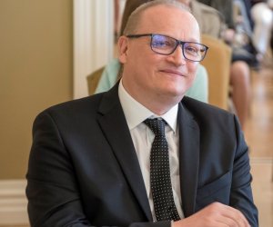 PORCELANA Z POLSKIM ORŁEM. Serwisy Prezydenta Mościckiego i zastawy reprezentacyjne  w czasach II Rzeczypospolitej - fotorelacja