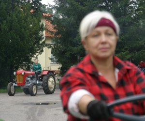 Kobiety na traktorach Kobiety na traktorach