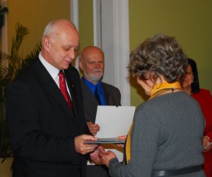 IV Konkurs na Najlepiej Zachowany Zabytek Wiejskiego Budownictwa Drewnianego w województwie podlaskim IV Konkurs na Najlepiej Zachowany Zabytek Wiejskiego Budownictwa Drewnianego w województwie podlaskim