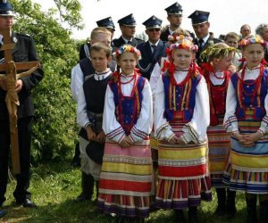 ZIELONE ŚWIĄTKI POD WIATRAKIEM ZIELONE ŚWIĄTKI POD WIATRAKIEM