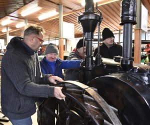 LANZ ACKER-BULLDOG HP 12 KNICKLENKER JUŻ W MUZEUM LANZ ACKER-BULLDOG HP 12 KNICKLENKER JUŻ W MUZEUM
