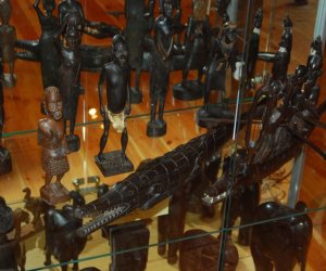 Pamiątki kolonialne "Sztuka czarnego lądu".