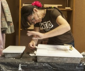 Nowe sprzęty wzbogaciły wyposażenie pracowni konserwatorskiej Nowe sprzęty wzbogaciły wyposażenie pracowni konserwatorskiej