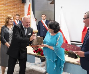 Dyrektor Dorota Łapiak odznaczona tytułem "Honorowy Obywatel Ciechanowca" Dyrektor Dorota Łapiak odznaczona tytułem "Honorowy Obywatel Ciechanowca"